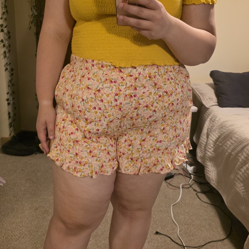 NWT Torrid Size 2X Floral Shorts Washable Gauze